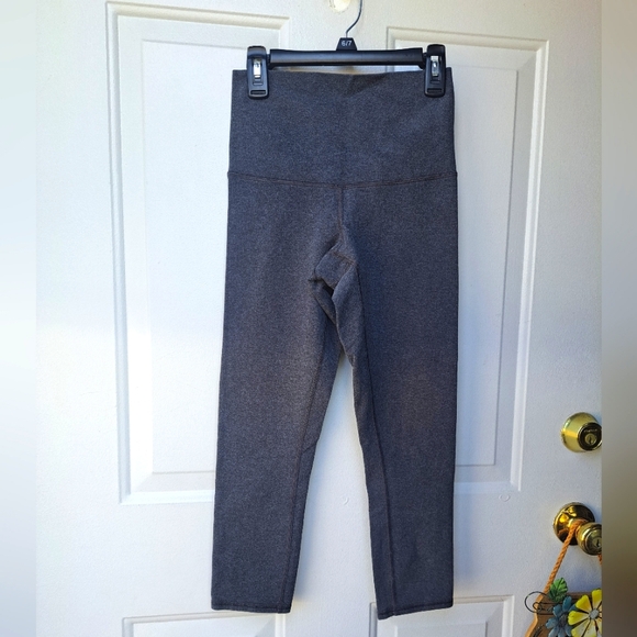 LULULEMON Capri leggings🩶 - Picture 1 of 6